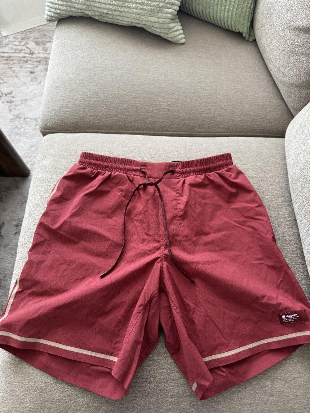 Lululemon Hybrid Pool Short 7" *Linerless Gamay Red sz Small